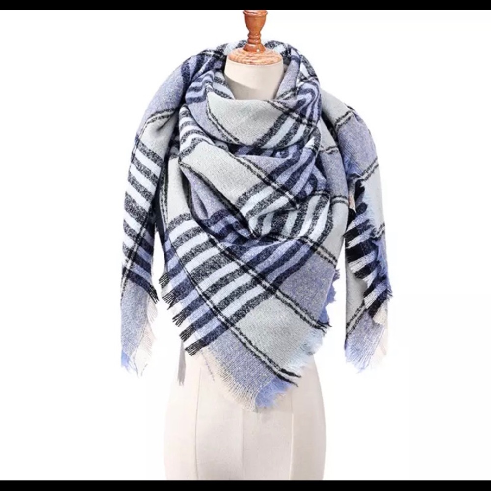 Scarfs - Picture 2 of 7